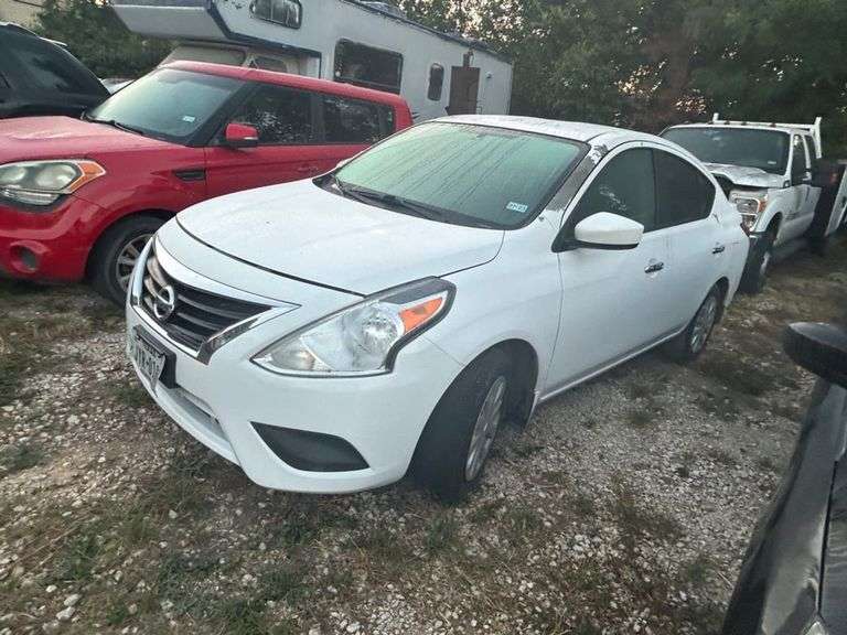 2017 NISSAN  VERSA