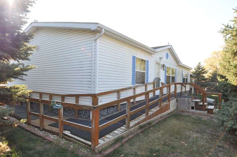 111 N Club St - Chamberlain, SD