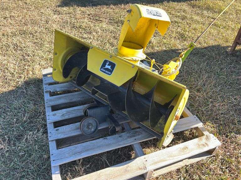 John Deere 338 Snow Blower