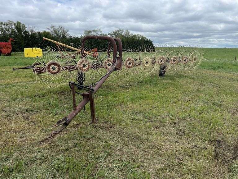 9-Wheel Hay Rake - Offsite