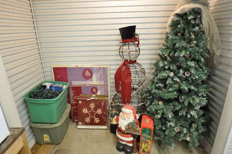 LARGE Lot of Assorted Christmas Items