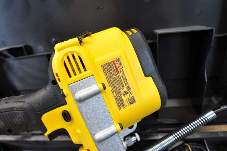 DeWalt 20v Grease Gun