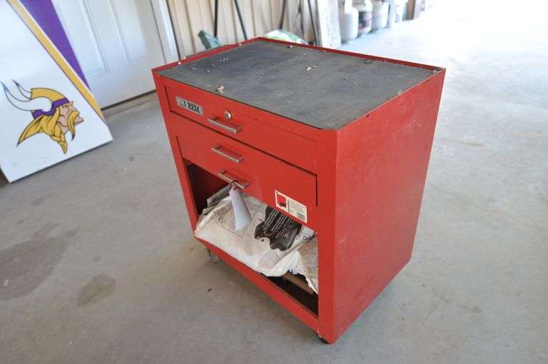 REM 3-Door Roller Cabinet