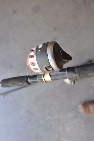 (2) Fishing rods w/Zebco Reels
