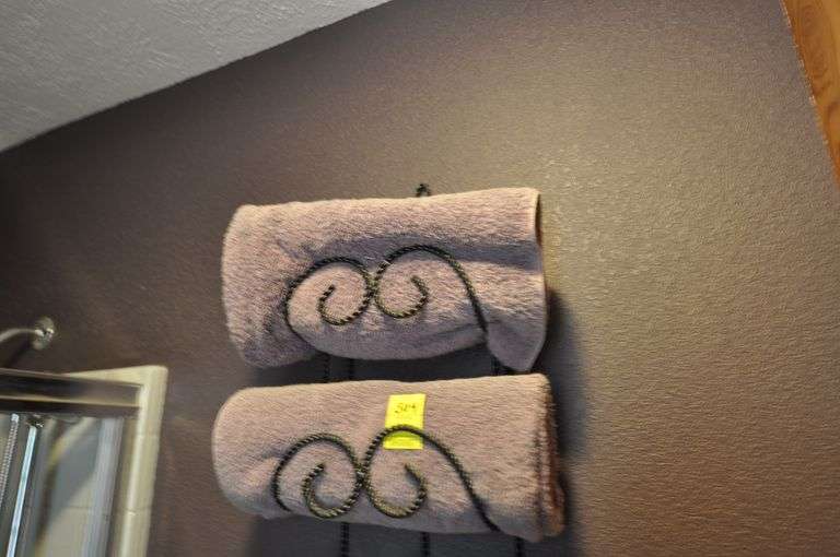 Master Bathroom Décor