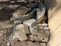 Pallet of Misc Concrete Edging & Block