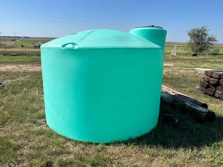 1500 gal Poly Water tank - OFFSITE