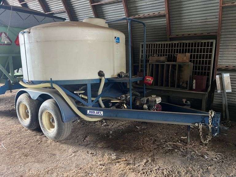 DuoLift 1200 Gallon Fertilizer Trailer