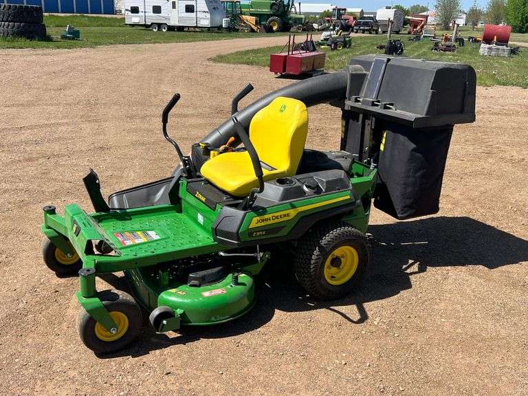 2025 John Deere Z315E Zero Turn Mower