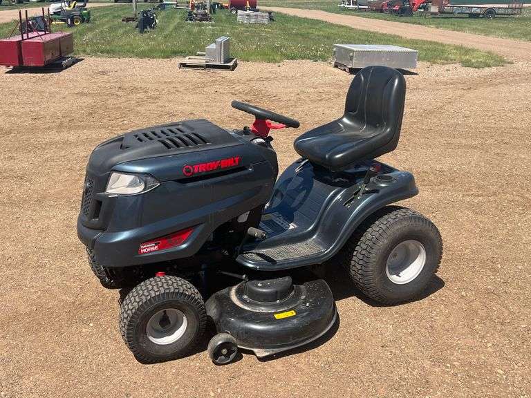 Troy-Bilt Hydrostatic Horse XP Lawn Tractor