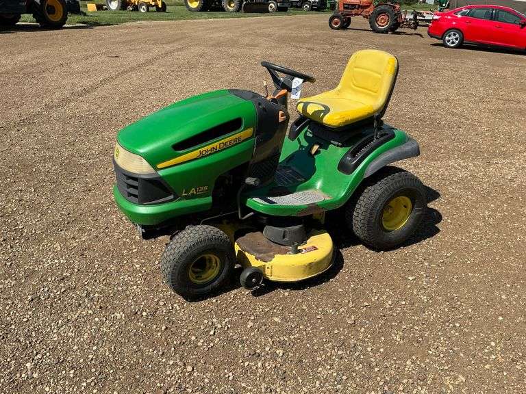John Deere LA135 Lawn Mower
