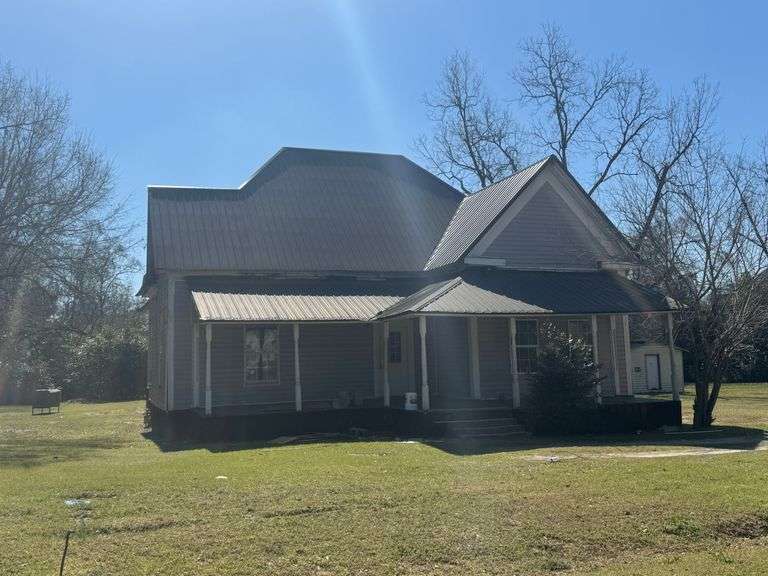 339 West End Ave Ashburn GA