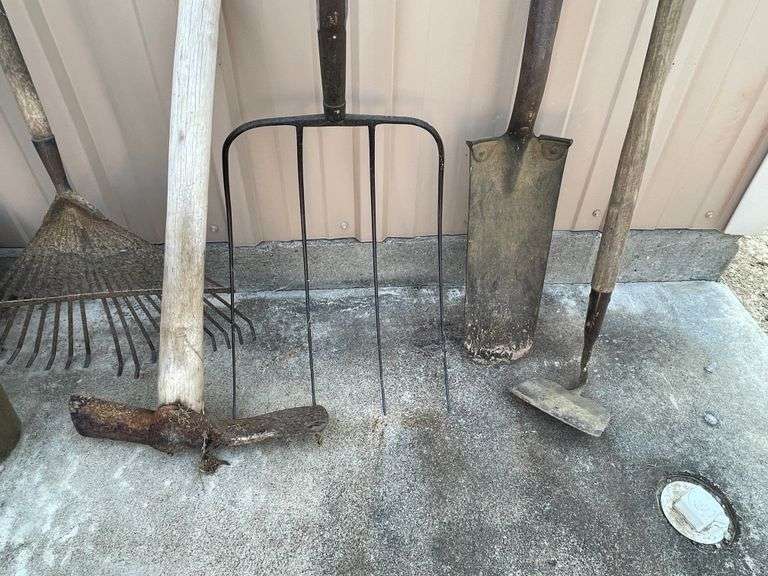 Post Hole Digger W/ Assorted Hand Tools