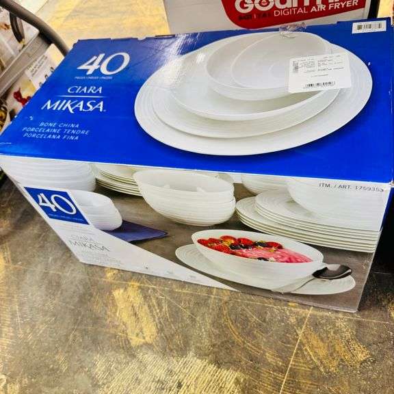 *1) Ciara Mikasa Bone China 40 Pc Set