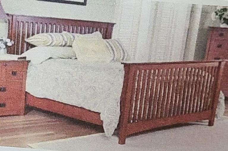 Accent Brook Hollow Queen Bed