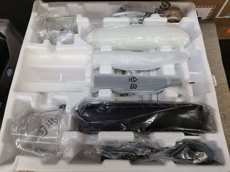 1) Philips Sonicare Diamond Clean Smart Electric Toothbrush Set