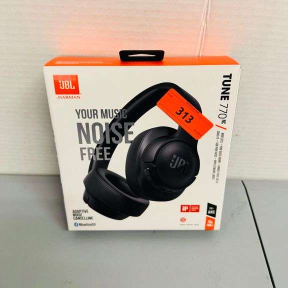1) JBL Tune 770
