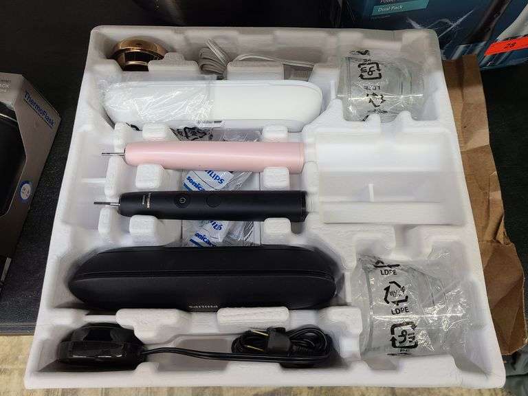 1) Philips Sonicare Diamond Clean Smart Electric Toothbrush Set