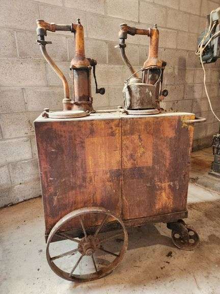 Sinclair Double Oil Lubester Pump Cart