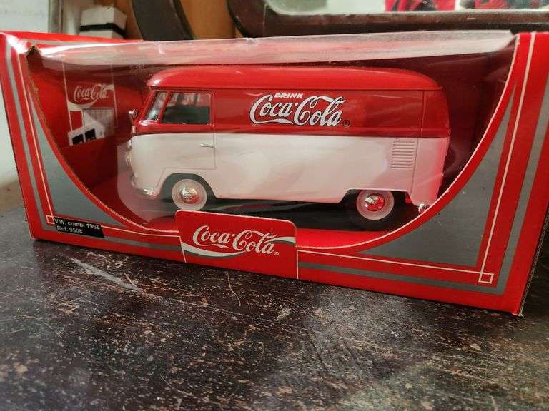 Coca-Cola 1966 Volkswagen Combi Van Die-Cast Model Replica