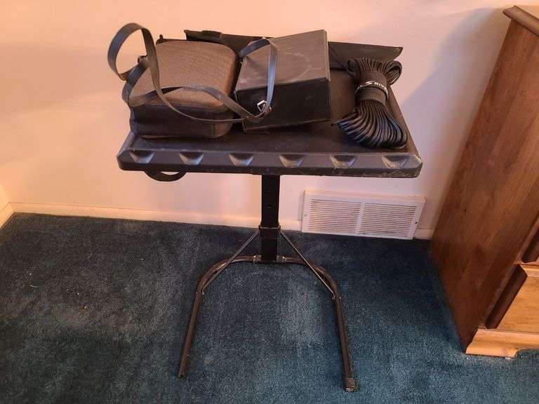 2) Binoculars, Machete, Paracord, End Table