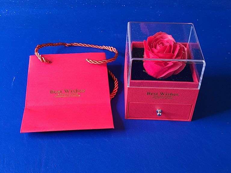 Best Wishes Gift Box with "Mom" Necklace