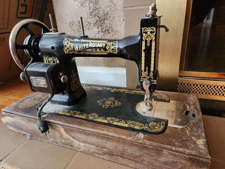 White Family Rotary Sewing Machine