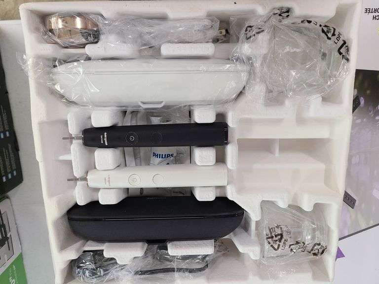 *Philips Sonicare Diamond Clean Toothbrush Set