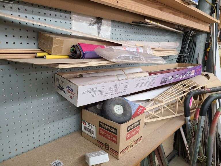 Contents of (Assorted Airplane Model Parts and Accessories)