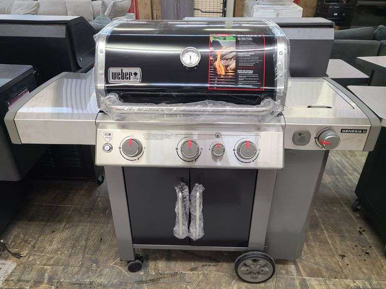 Weber Genesis II E-335 3-Burner Gas Grill