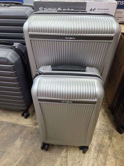 Samsonite 2pc Luggage Set