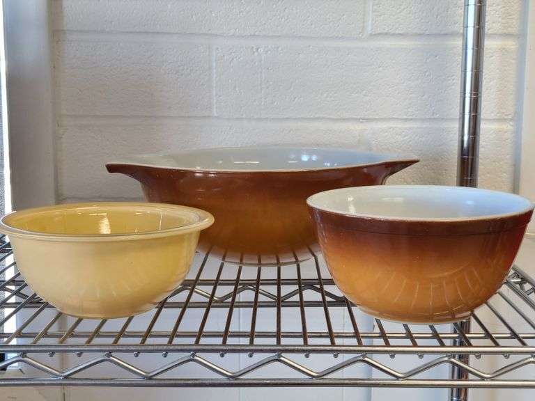 3) Pyrex Bowls