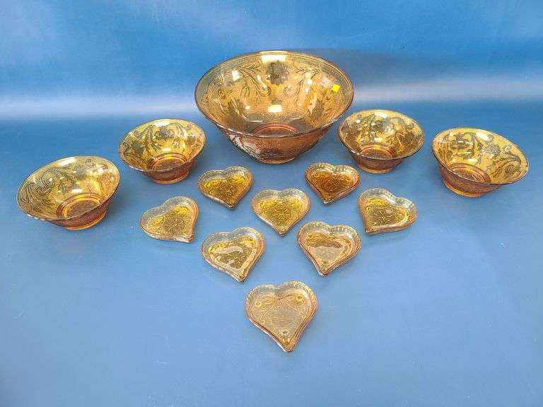 Tiara Indiana Glass Carnival Glass Amber Berry Bowls, 1970s Indiana Glass Amber Heart Shaped Dishes