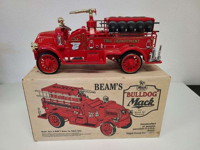 Jim Beam "Bulldog" Mack 1917 Model AC Firetruck Decanter