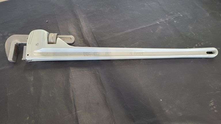 36" Pipe Wrench