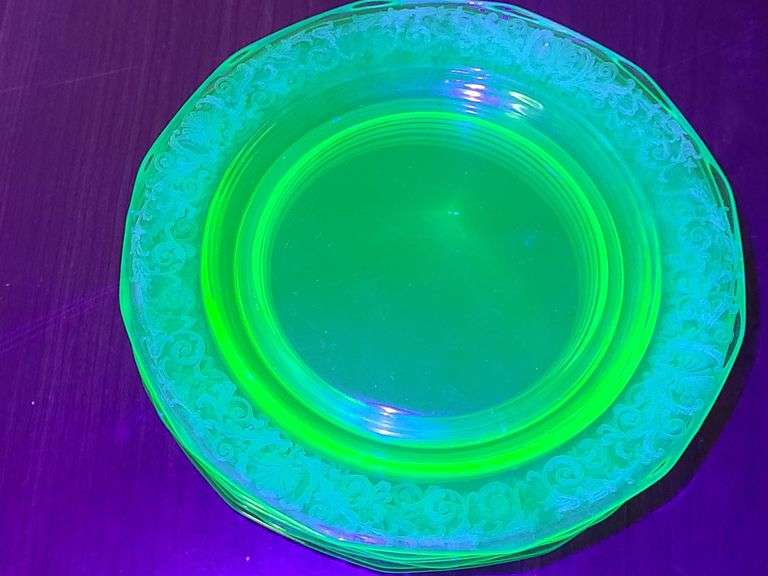 6) Fostoria Uranium Glass Plates