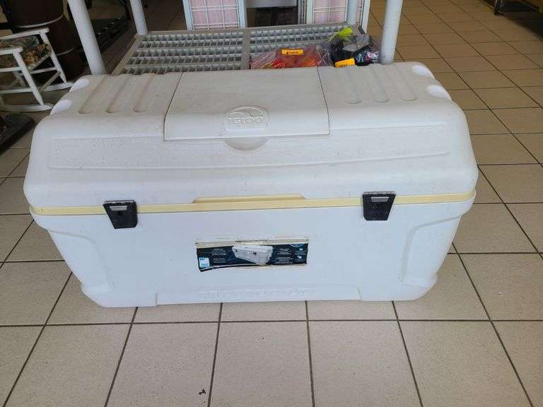 Igloo Maxcold 165 qt Cooler