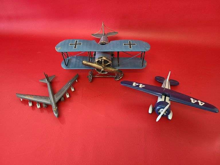 3) Model Planes
