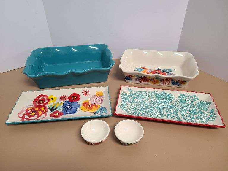 Pioneer Women Serving Dishes, Platters, Finger Bowls