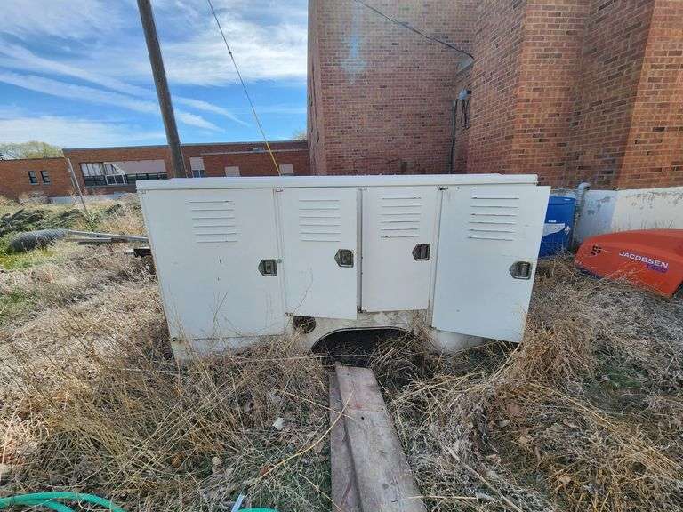 8-Door Diamond Equipment Dog Transport Truck Box *Offsite, Roberts, ID