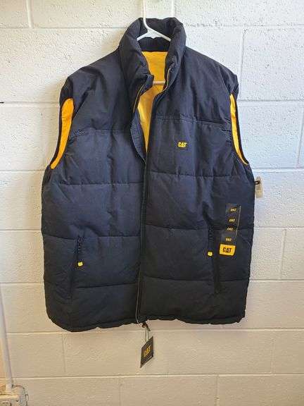 CAT Men's Artic Zone Water Resistant Puffer Vest