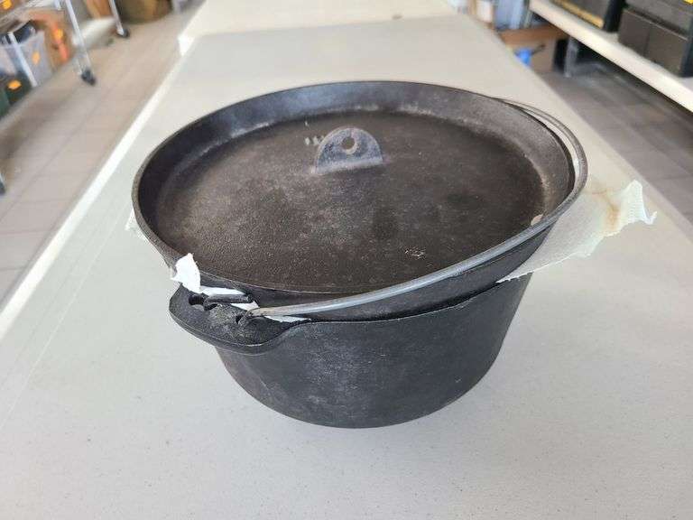 Cast Iron 10" Dutch Oven