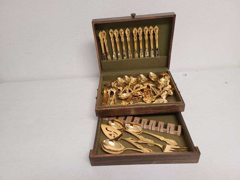 WM Rogers Extra Plate Flatware