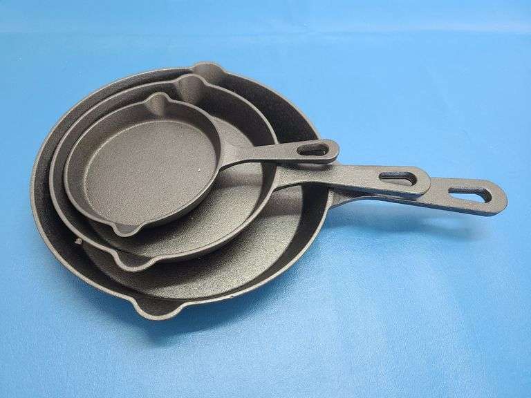 Set of 3) Cast Iron Skillets