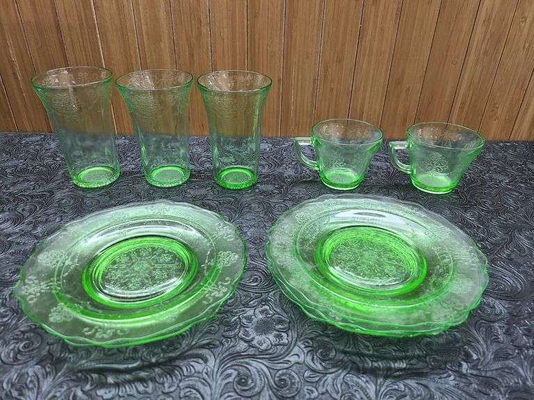 10 Pc Uranium Glass Set
