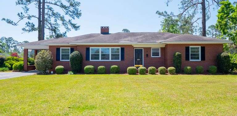 Online Only Auction 3 Bedroom 2 Bath Home in the Heart of Valdosta - SELLING REGARDLESS OF PRICE! - 215 W. Alden Ave., Valdosta, GA 31602