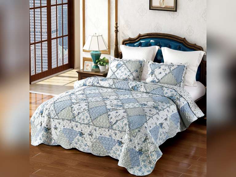 VIVILINEN Blue Floral Patchwork Quilt Set 132x120 Alaska King Size Bedding Set 3-Piece Extra Wide Super King Size Rversible Quilted Bedspread Coverlet Set Comforter Bed Cover with 2 Pillow Shams 87
