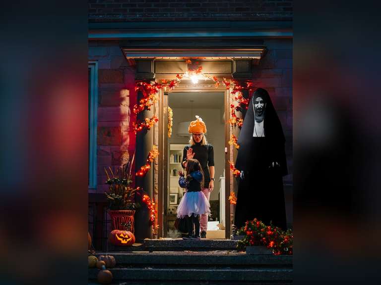 MCJC Halloween Horror Cardboard Cutout,Life Size Cardboard Standing,Life Size Witch Halloween Decor 39