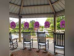 Hanging Baskets Artificial Flowers for Outdoor Interior Decor, Artificial Daisies Flowers Shrubs Plants with Baskets for Home Porch Garden Patio Patio Spring Summer Decor(Violet) 34