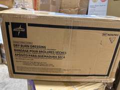 Medline Sterile Burn Dressing, 18"L x 18"W, 10 Ply, Pack of 80 143
